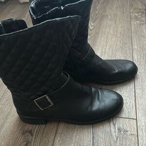 Black boot